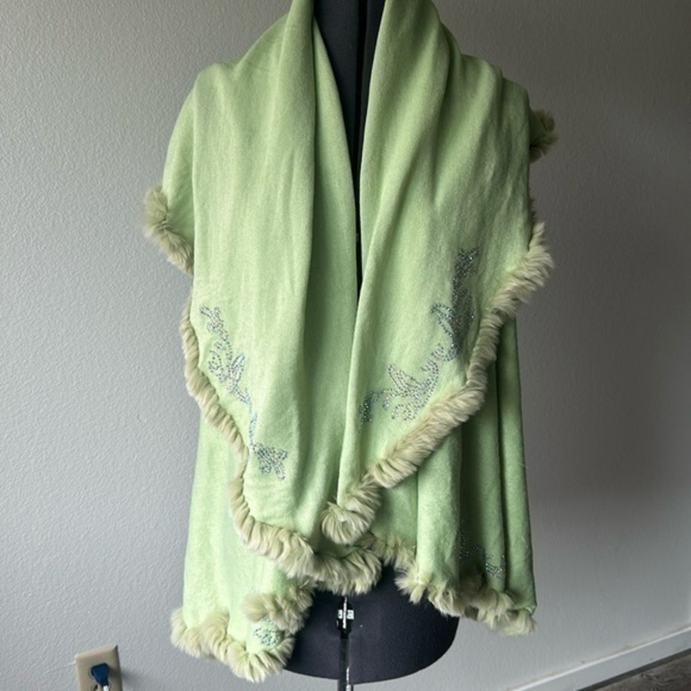 NWT Sumthin' Shiny jacket vest shrug Cashmere blend one size lime green with fur